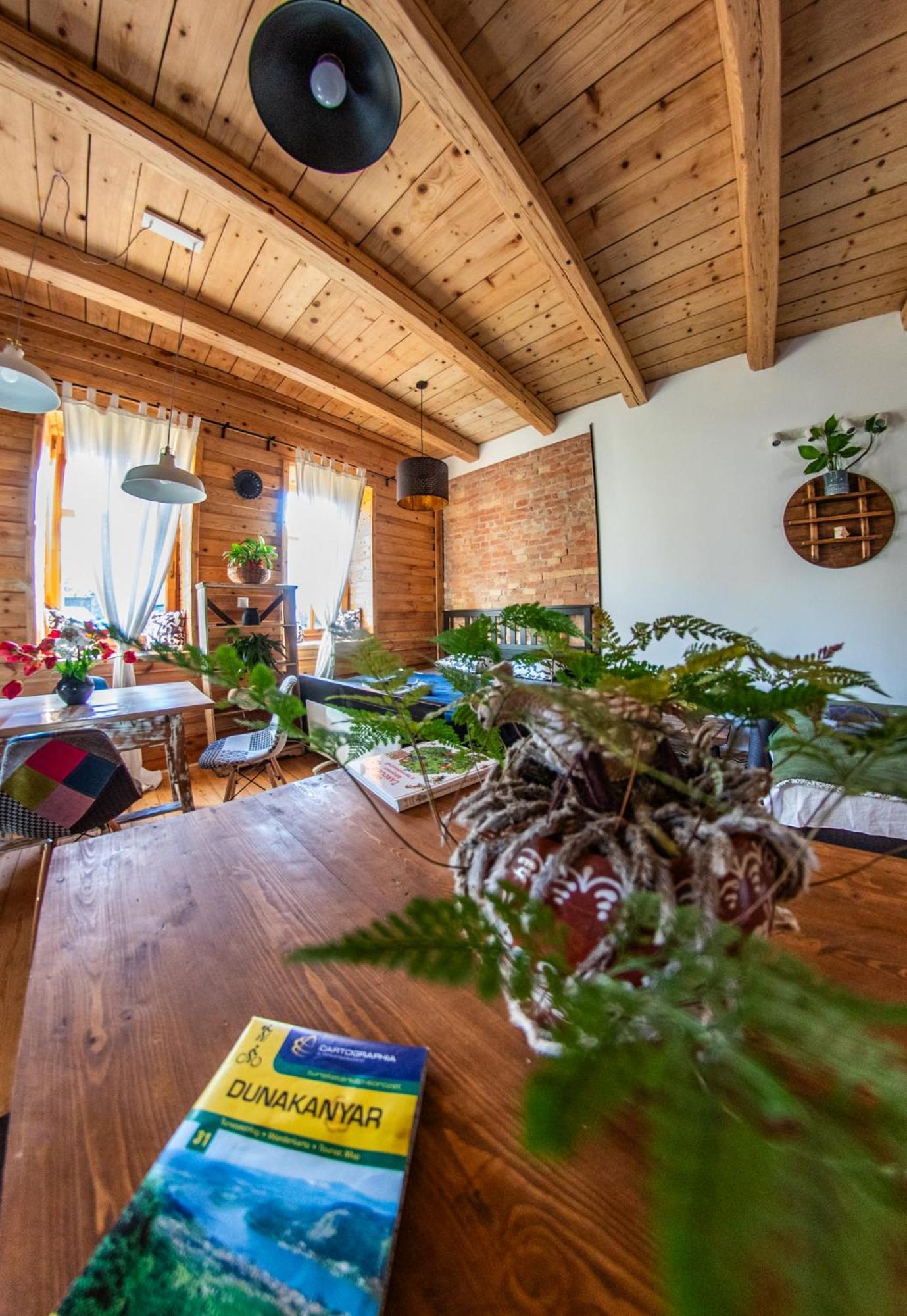 Minifaktura Loft Apartman & Reggelizo Es Etelbar Szokolya Esterno foto