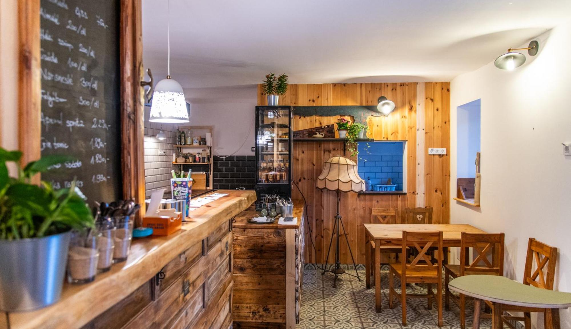 Minifaktura Loft Apartman & Reggelizo Es Etelbar Szokolya Esterno foto